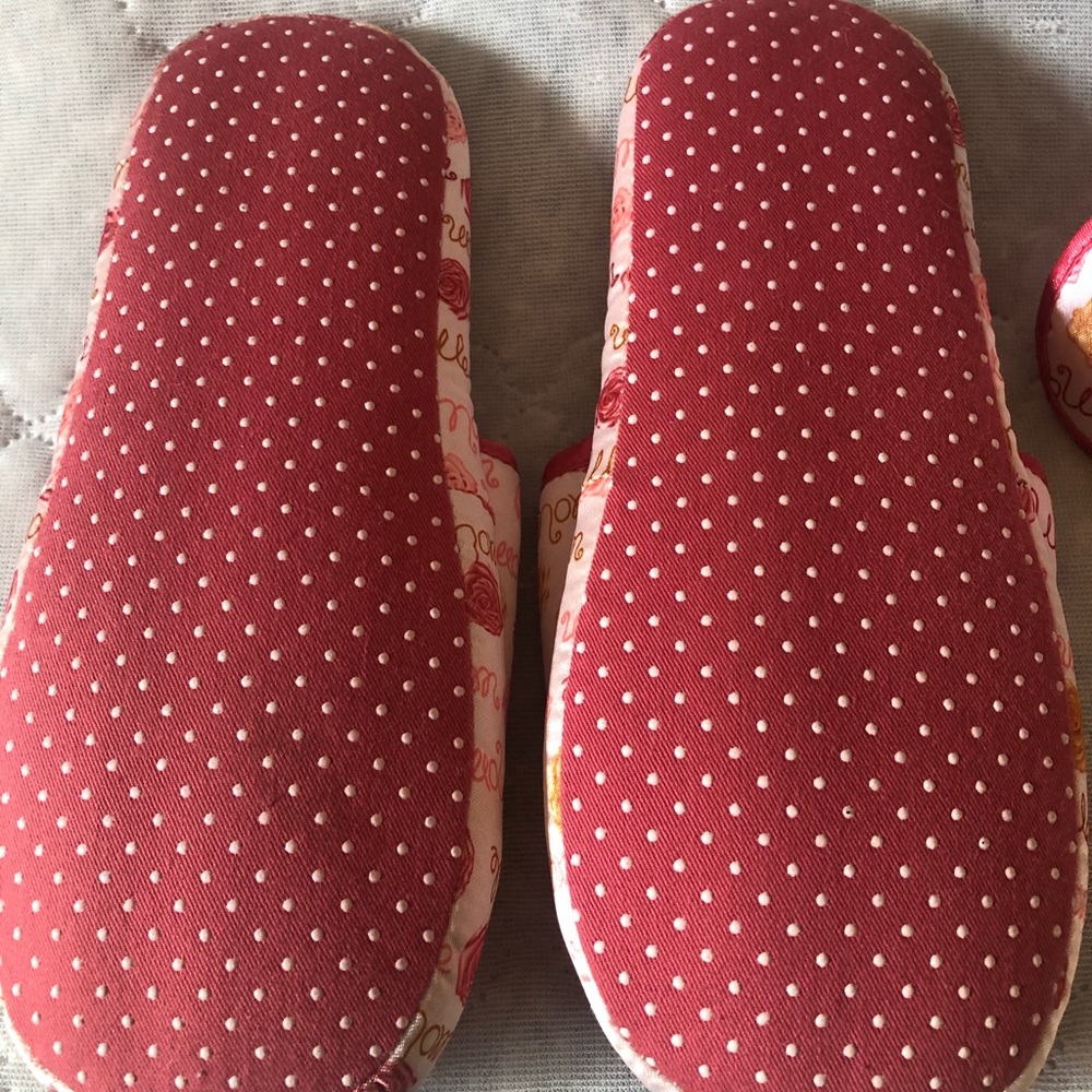 Slippers - Picture 4 of 5